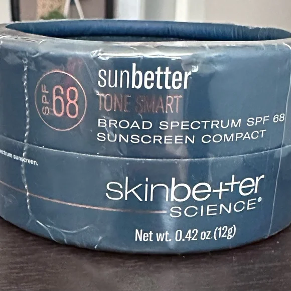 SUNBETTER TONE SMART SPF68 SUNSCREEN COMPACT *SKINBETTER SCIENCE - Picture 4 of 8